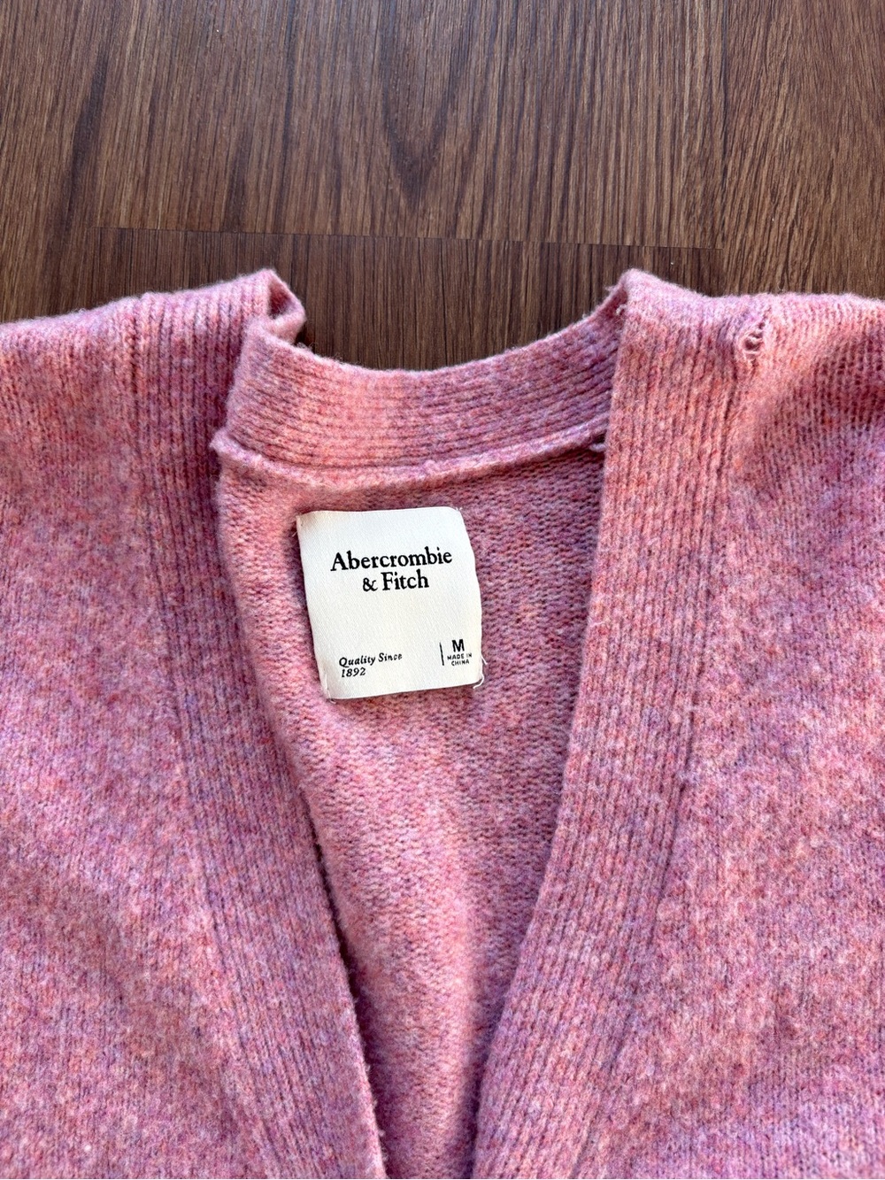 Abercrombie & Fitch Pink V-Neck Button Cardigan Sweater Size Medium - Picture 6 of 7